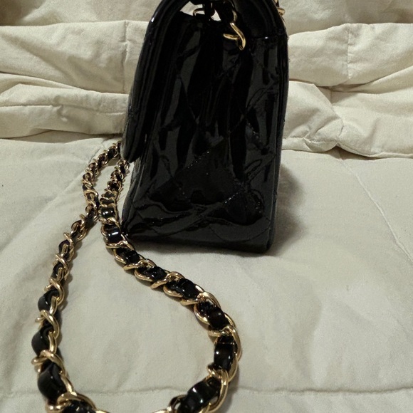 Chanel mini flap patent leather bag - Picture 9 of 11